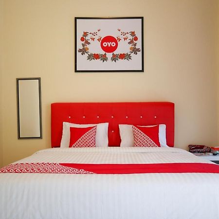 Oyo 2202 Delima Guest House Syariah Padang  Exterior foto