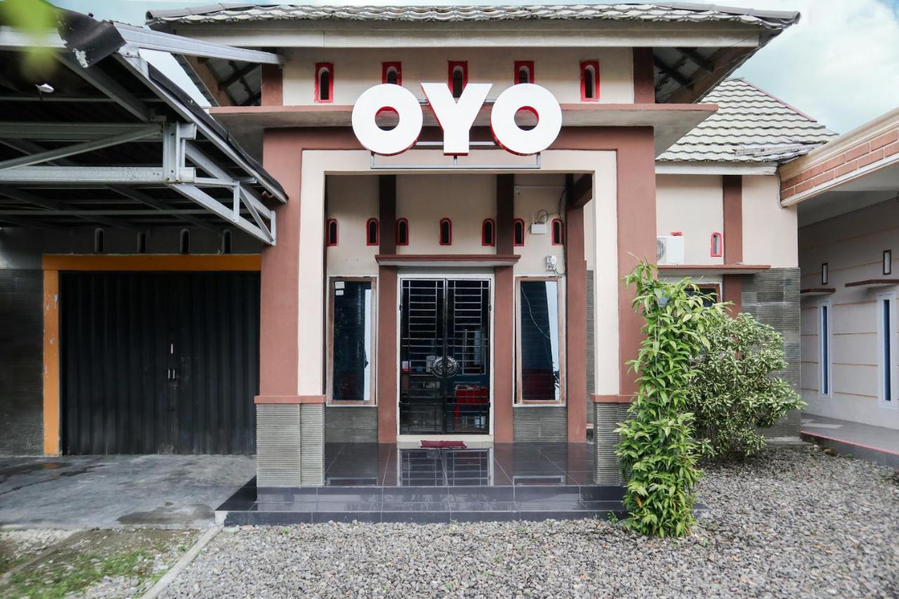 Oyo 2202 Delima Guest House Syariah Padang  Exterior foto